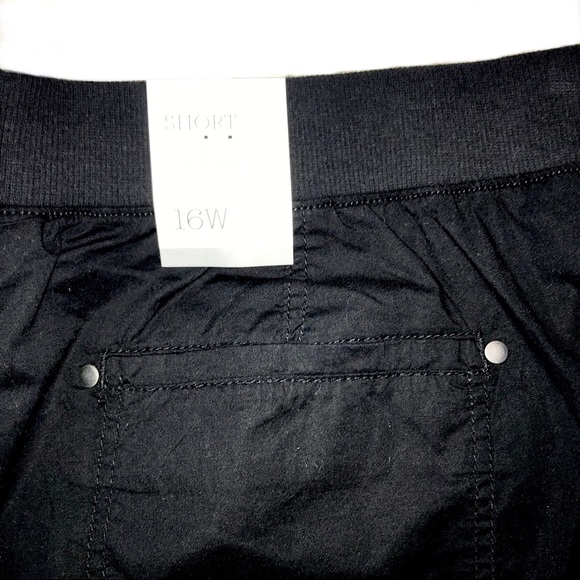 Style & Co Woman Cargo Shorts - Picture 7 of 8